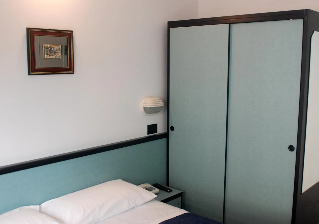 Hotel Caravelle Riccione 2*,  Italië
