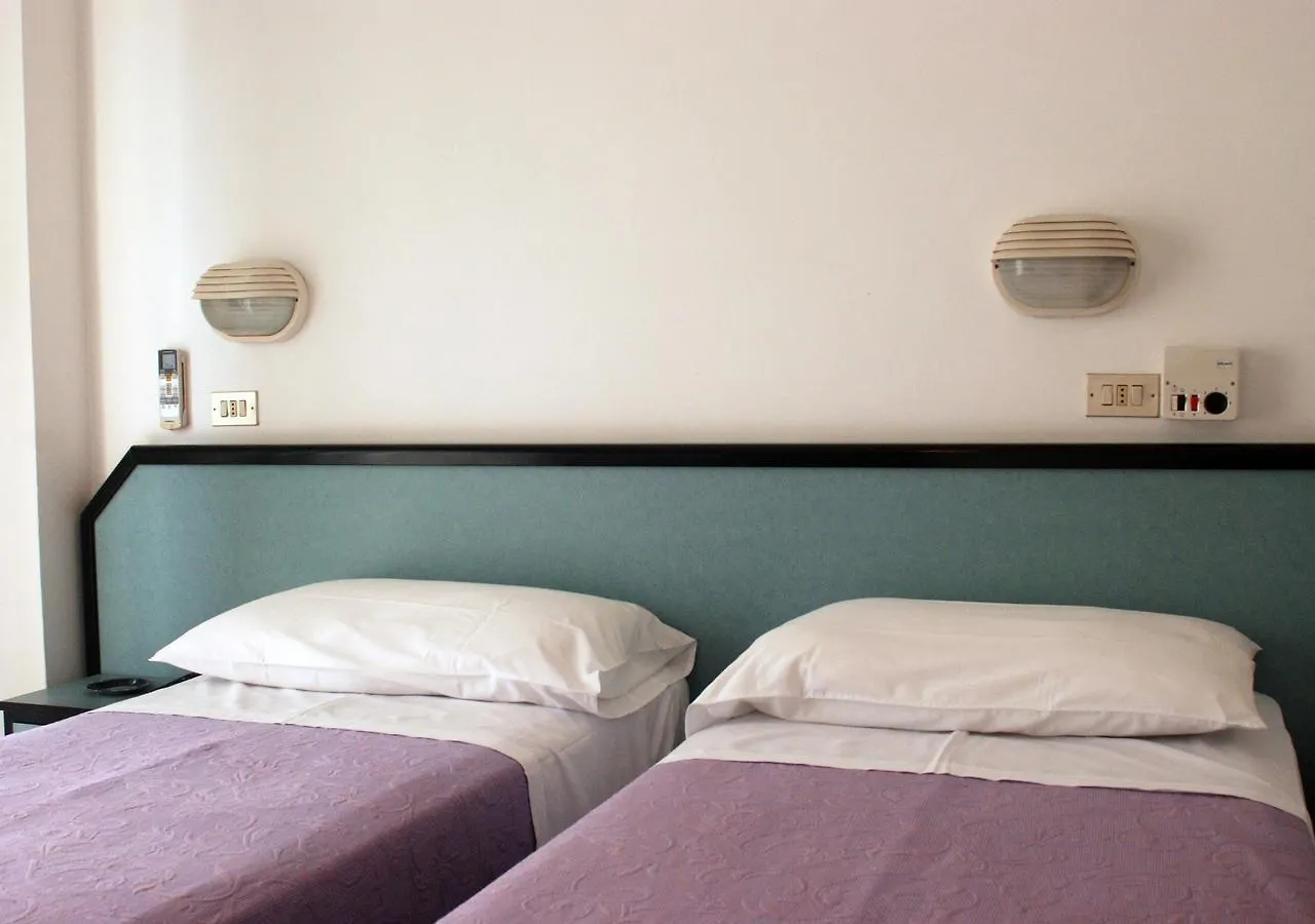 **  Hotel Caravelle Riccione Itália
