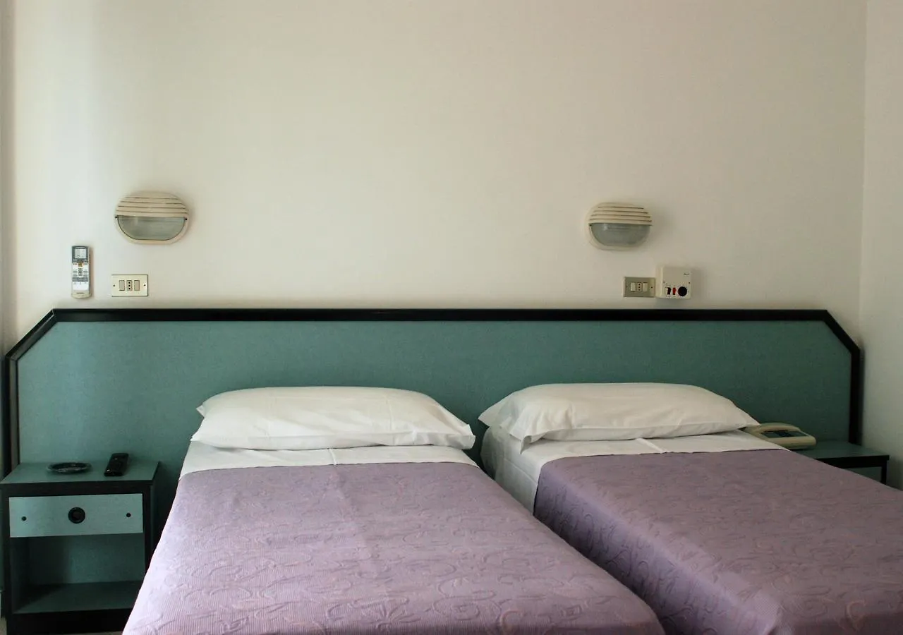 Hotel Caravelle Riccione 2*,